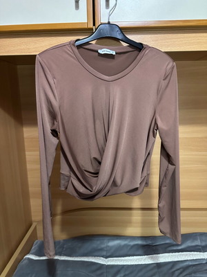Pink Woman padded shoulder shirt like new, size M