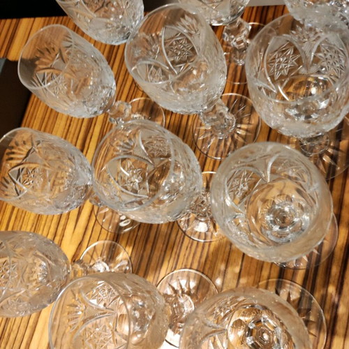 Vintage crystal liqueur glasses like new, set of 12 stemmed
