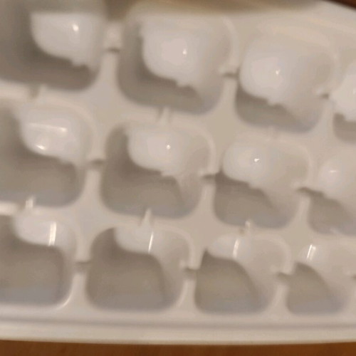 Classic ice cube tray white, like new