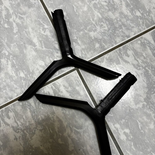 Samsung TV legs set like new