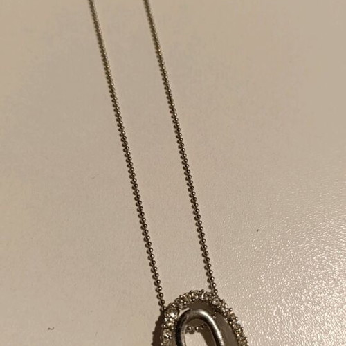Difference necklace like new