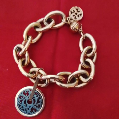 Steel bracelet used with magnetic clasp