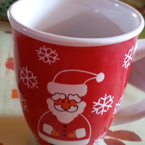 Christmas mugs set, 5 with handles and 1 with silicone lid