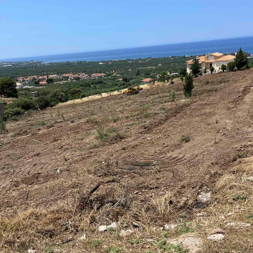 Plot of land 9,200 sqm suitable for construction in Kyparissia Messinia with view