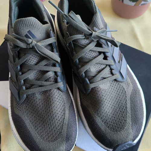 Adidas Ultraboost 5 running shoes size 43 1/3