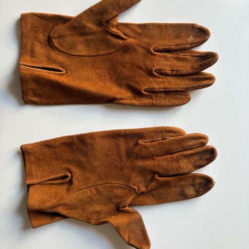 Castor gloves used brown