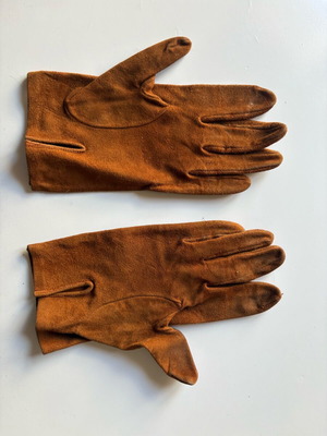 Castor gloves used brown