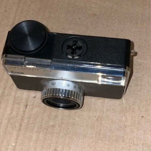 Kodak Instamatic 233 126 film camera like new with leather case