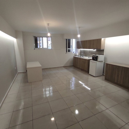 Apartment 65 sqm in Piraeus, ground floor with garden and security door