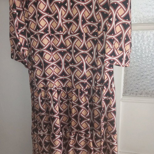 Lumina dress like new, loose fit, size S, black and brown