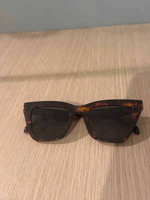 Tortoise sunglasses H&M used, black and brown