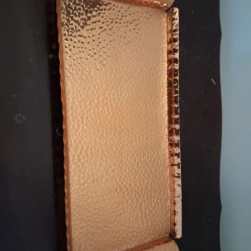 Copper hammered tray with feet, 37.5 x 16 cm