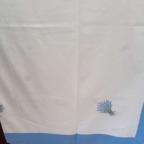 Tablecloth with 12 napkins, new, embroidered with blue border