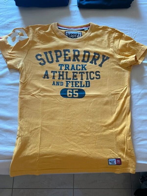 Superdry yellow t-shirt size S like new