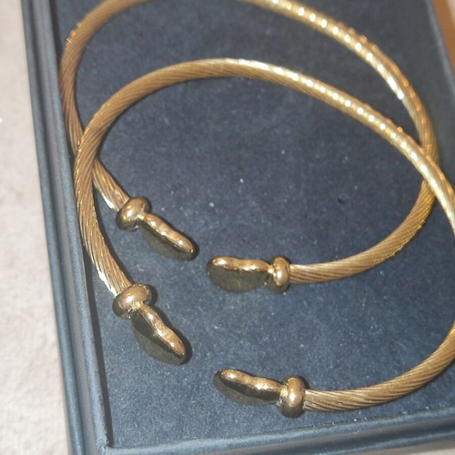 Women's Steel Bracelets Set of 2 with Heart Details Gold Tone New