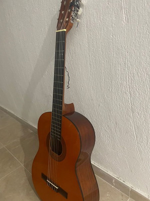 Fender CG-4 Classical Guitar like new with case