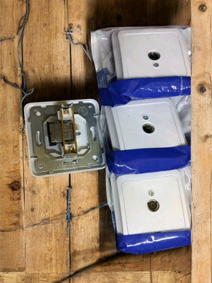 TV pass-through sockets new, easy installation
