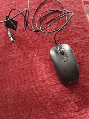 Logitech M90 computer mouse like new with USB cable