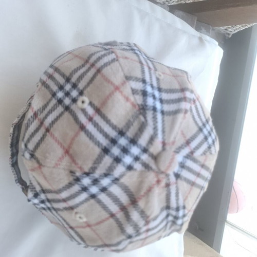 Burberry's hat large like new