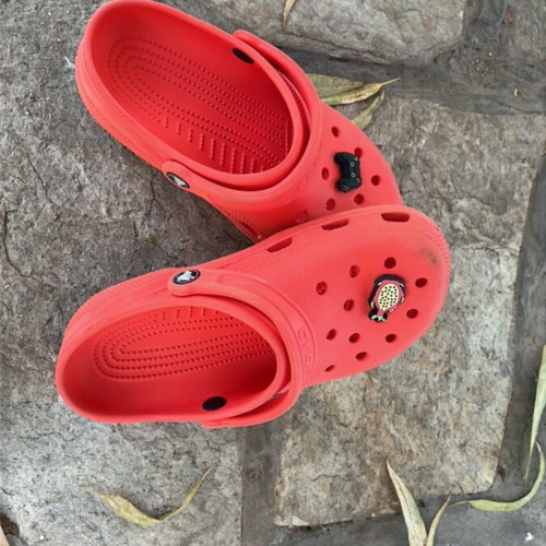 Crocs clogs orange-red with 2 authentic bits, size 37