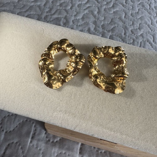 Earrings gold color like new