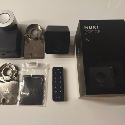 Nuki Smart Lock with bridge and keypad like new