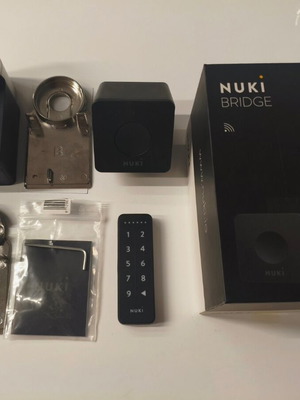 Nuki Smart Lock with bridge and keypad like new