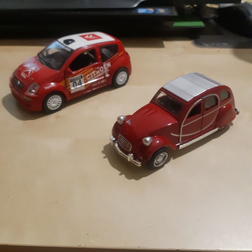 Citroen 2CV model car 1/38 scale new with pullback and doors + Citroen C2 1/32