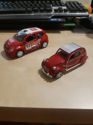 Citroen 2CV model car 1/38 scale new with pullback and doors + Citroen C2 1/32