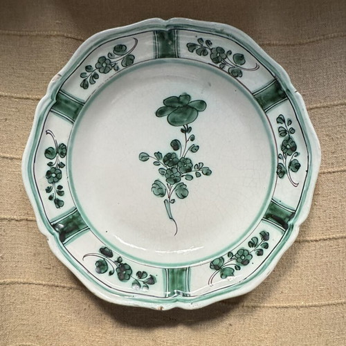 Maiolica Antique Plate 18th-19th Century Handmade, like new