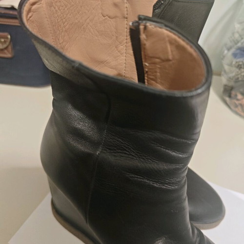 Leather ankle boots size 39 used with platform heel, black