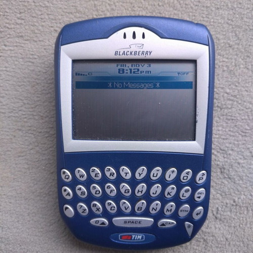 Blackberry 7230 like new with screen issue