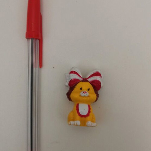 Vintage Bonnie Big Bow Mini Toy Dog Silverlit 1991 used, puppy with bow and table with umbrella