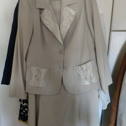 Suit like new, size L-XL