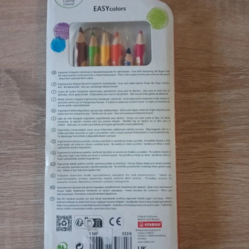 Stabilo Easy Start colored pencils used, 6 colors for right-handed kids
