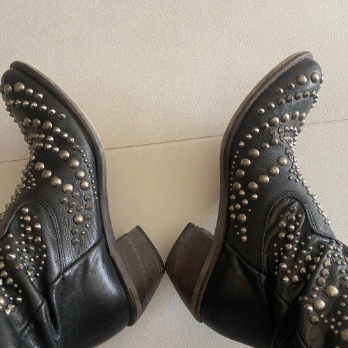 Rock boots with studs like new, black, size 39
