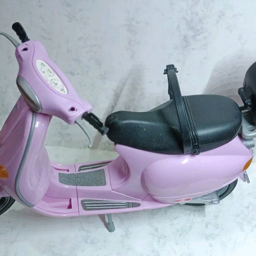 Barbie Vespa authentic, like new