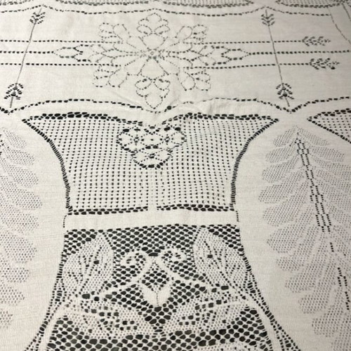 Machine Knitted Tablecloth like new 1.60x2.15 cm