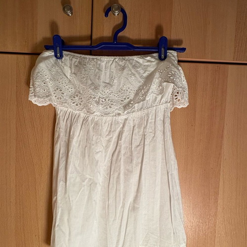 Strapless blouse airy white with broaderie lace design like new