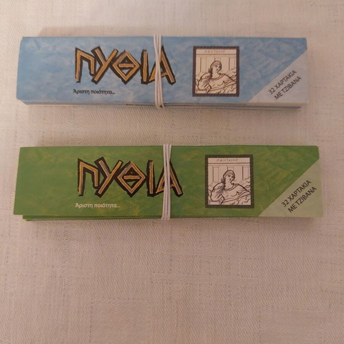 Pythia King Size rolling papers blue and green with filter 32 leaves new