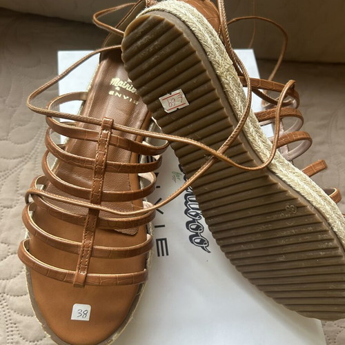 Mairiboo by Envie Shoes women's sandals size 38 new, brown