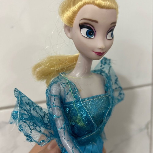 Elsa doll like new