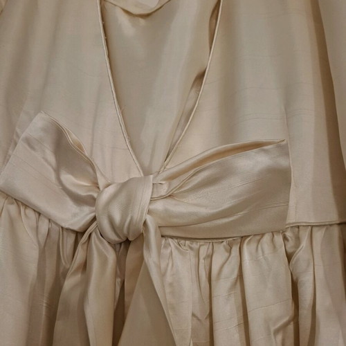 Wedding dress vintage handmade like new with Chantilly lace, silk fabric