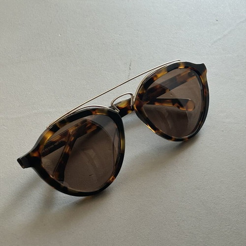 H&M Tortoiseshell Sunglasses with Gold Details like new