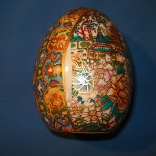 Decorative egg used 11.5cm x 8cm