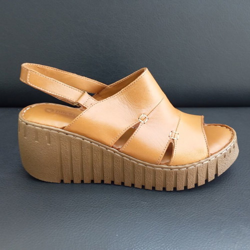 Platform sandals new, genuine leather inside and out, tan color