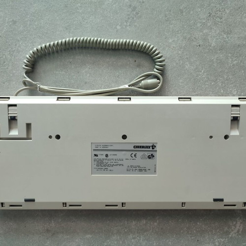 Cherry Mechanical Keyboard Din5 G81-3000LGDDE/00 like new, German layout