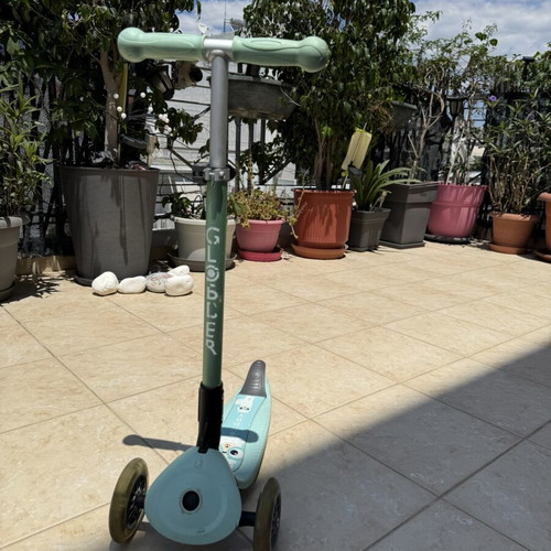 Globber scooter used, mint color, adjustable handlebar, kids 3+