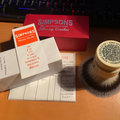 Simpson Chubby 3 Synthetic Brush LE King Charles III used
