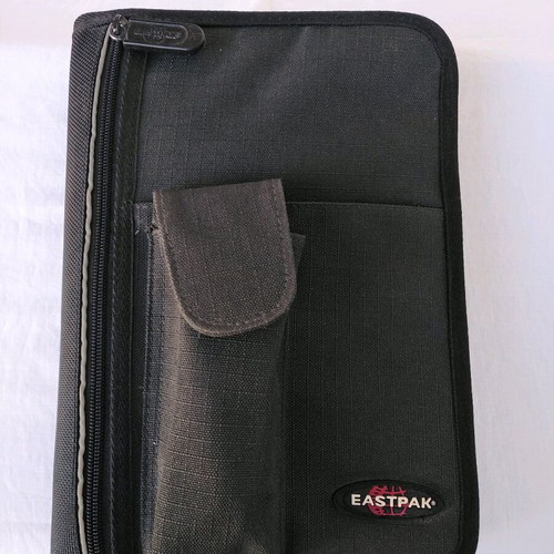 Eastpak fabric binder like new with rings and pockets